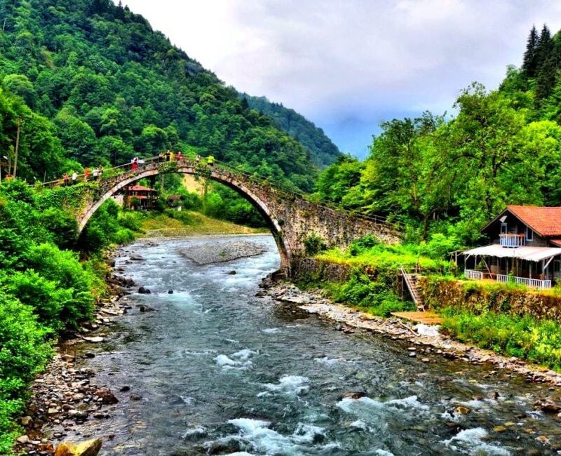 KAPSAMLI ROTA: UÇAKLI BATUM KONAKLAMALI KARADENİZ YAYLALAR TURU (Samsun başlar, Erzurum biter)